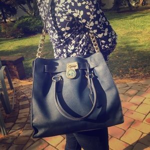 Re posh Beautiful Navy MK bag